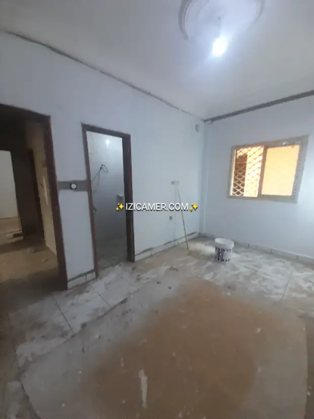 Vaste appartement à louer à kotto village 2dch 2ch 2balcon à 1500f du goudron | IZICAMER