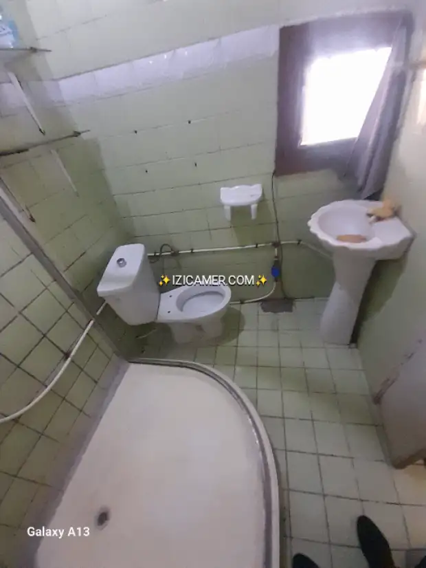 Bureau à louer à akwa avec douche placard