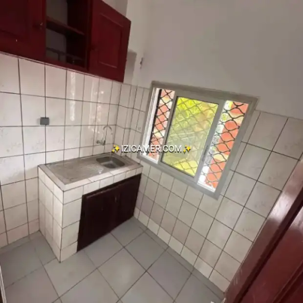 Jolie appartement à louer à logbaba | IZICAMER