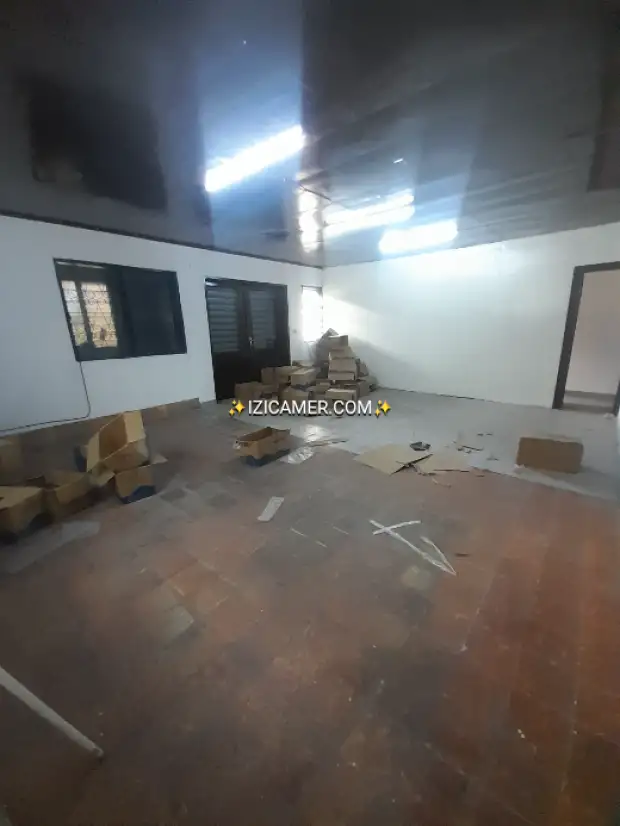 Vaste appartement ree dé de chaussée à louer à akwa pour bureau commercial et habitation | IZICAMER