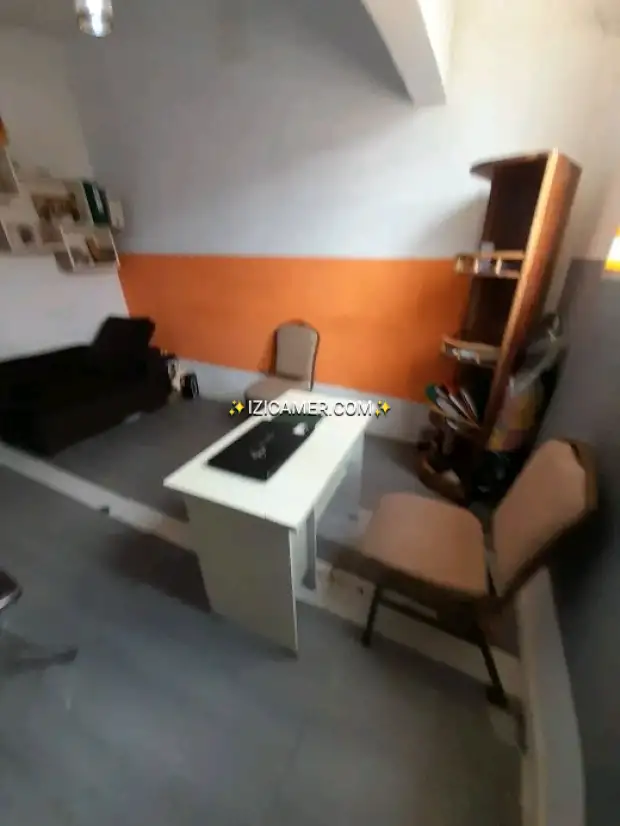 Bureau à louer à akwa bien situé | IZICAMER