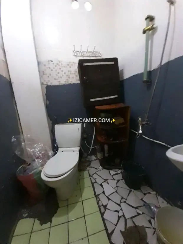 Bureau à louer à akwa bien situé | IZICAMER