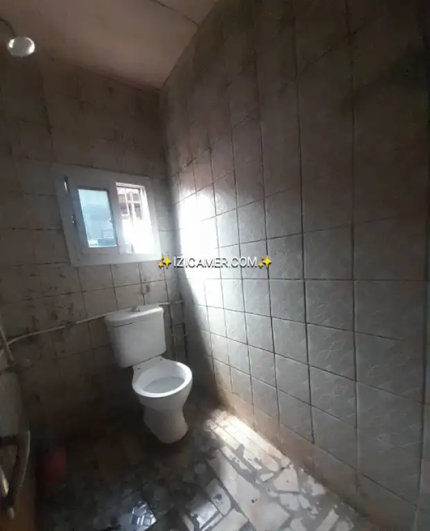 Studio moderne à louer bonabéri en bordure de route 40000f*8 Tél 657811632 | IZICAMER