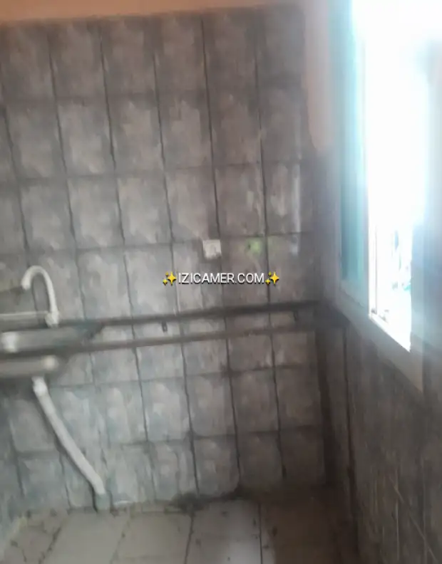 Studio moderne à louer bonabéri en bordure de route 40000f*8 Tél 657811632 | IZICAMER