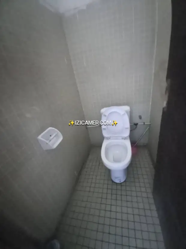 Bureau à louer toujours à akwa 60000/mois tél 657811632 | IZICAMER