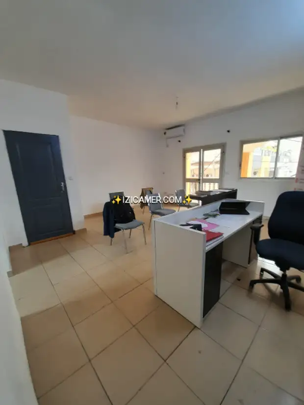 Remboursemnt d'un vaste a Appartement à usage bureau ou commercial  150000x3+2 en bordure de route | IZICAMER