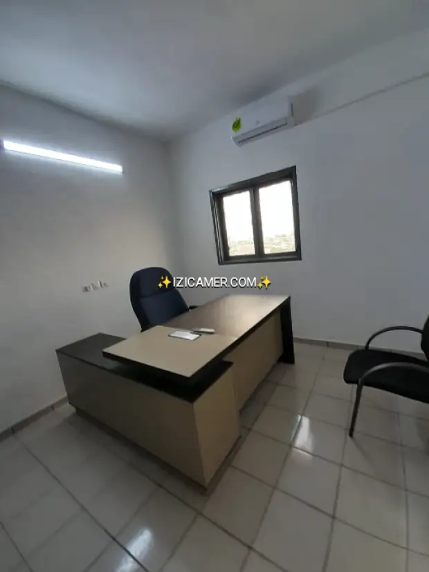 Remboursemnt d'un vaste a Appartement à usage bureau ou commercial  150000x3+2 en bordure de route | IZICAMER