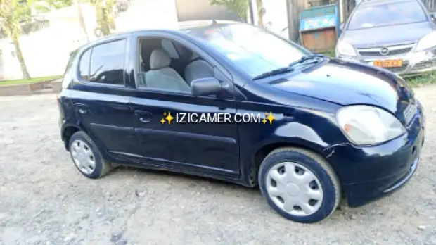 Toyota yaris climatiseurs à revoir volant direct 2002 prix 1.400.000 657811632
