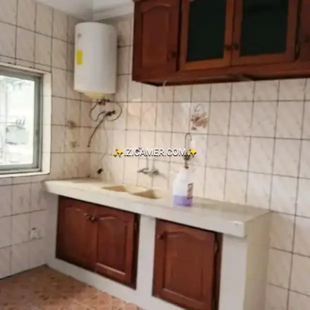 Appartement bien vaste à louer à mboppi Près du goudron 3chambres 2douches 300000/mois 657811632 | IZICAMER