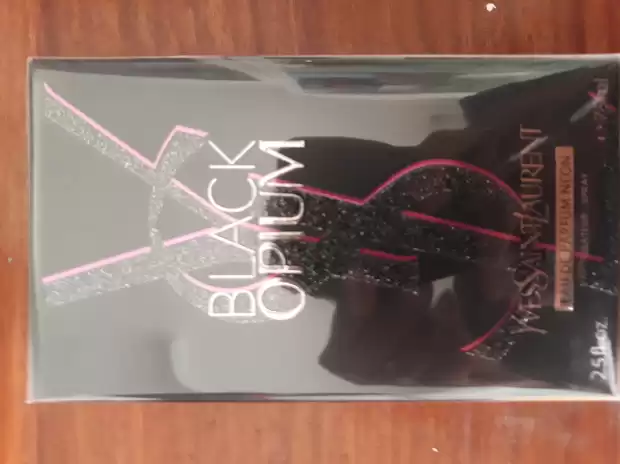 BLACK OPIUM de YVES SAINT LAURENT