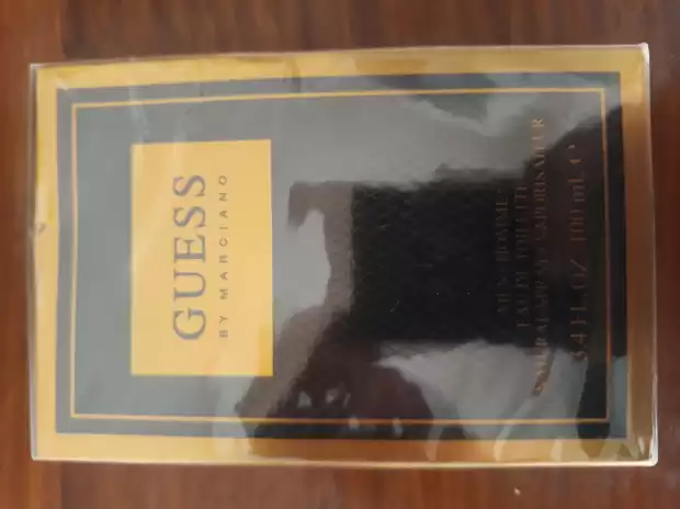 GUESS by Maciano