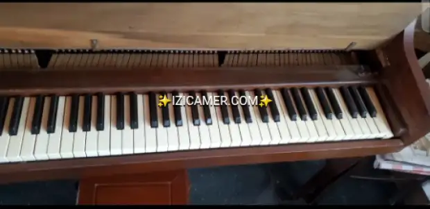 Magnifique Piano Droit BALDWIN en bois massif