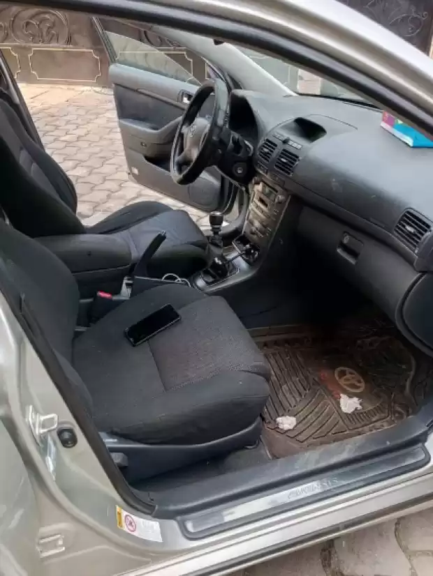 toyota avensis tête de cochon | IZICAMER