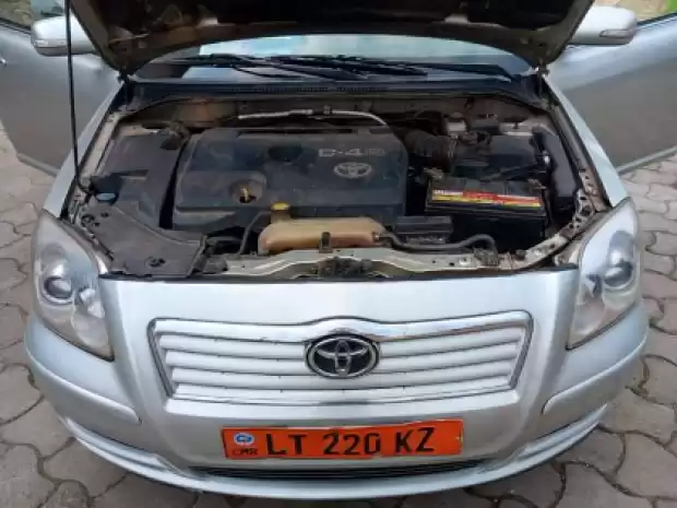 toyota avensis tête de cochon | IZICAMER