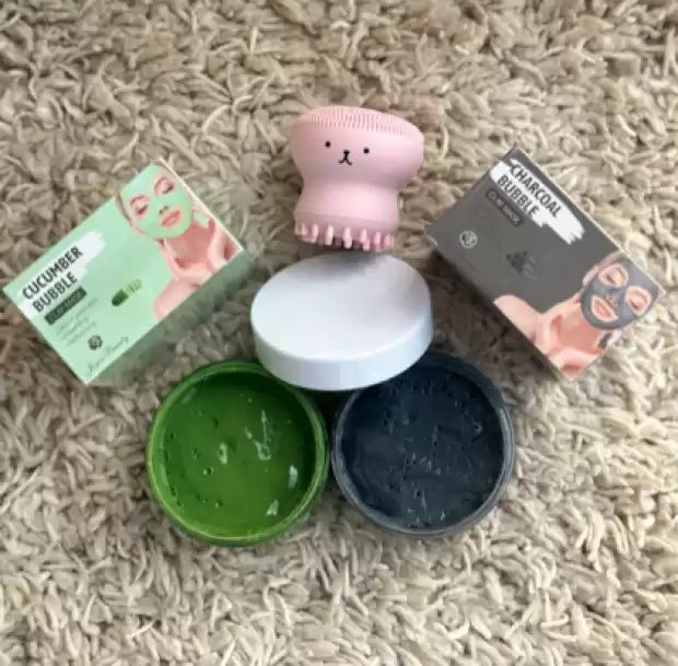 Masque à bulle contre boutons,acné et taches noires