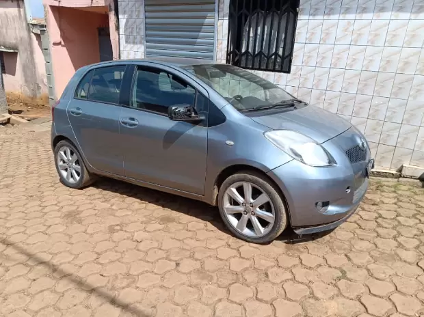 TOYOTA YARIS 2009