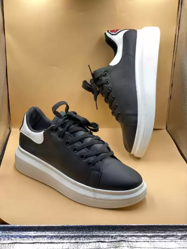 ALEXANDER McQUEEN