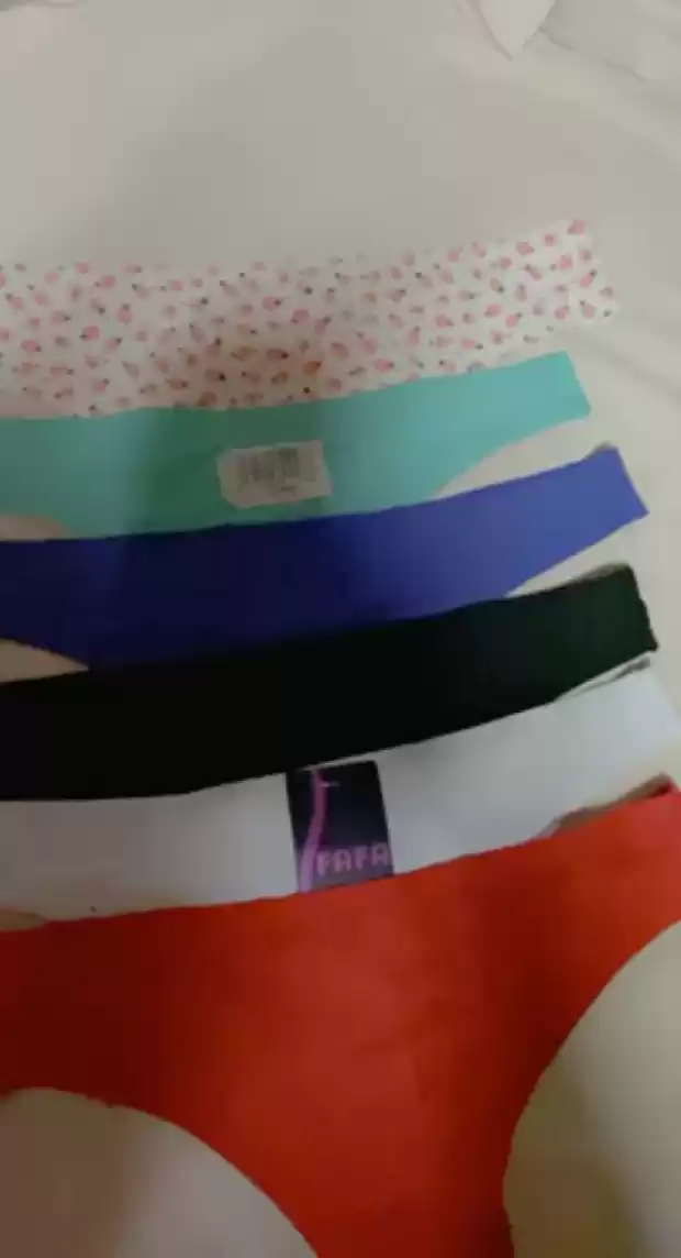 String sans couture en soie glacée