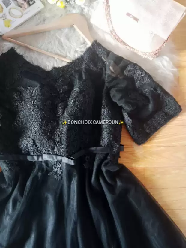 Robe en dentelle avec laçage | IZICAMER