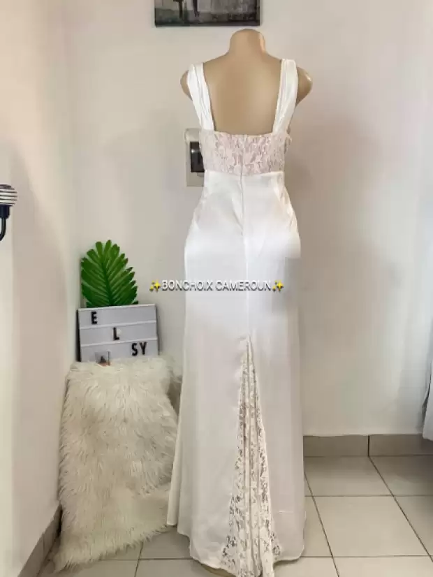 Petite robe FASHION NOVA | IZICAMER
