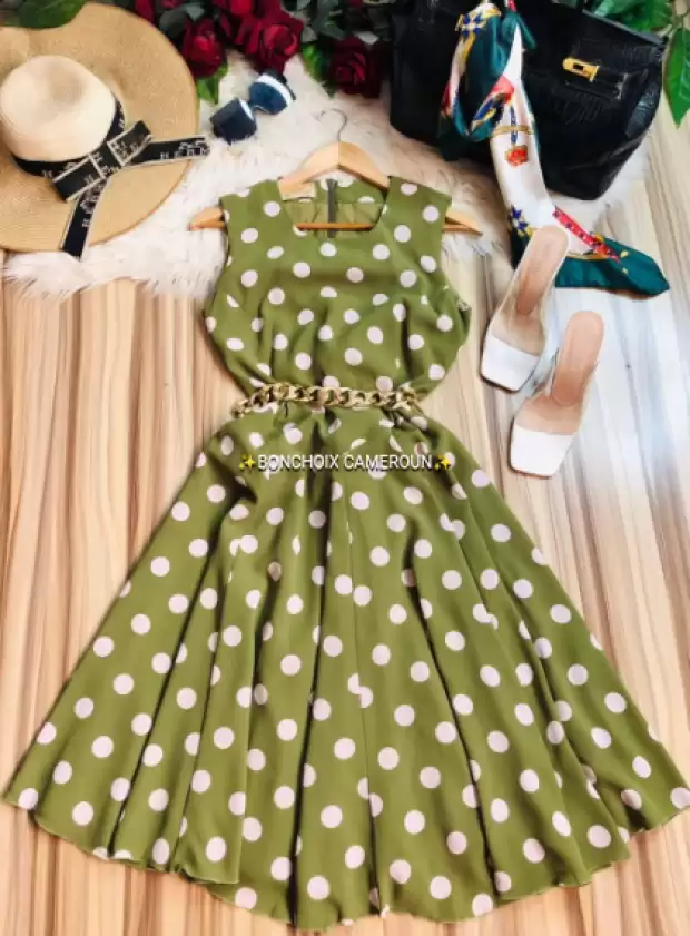 Robe évasée à pois