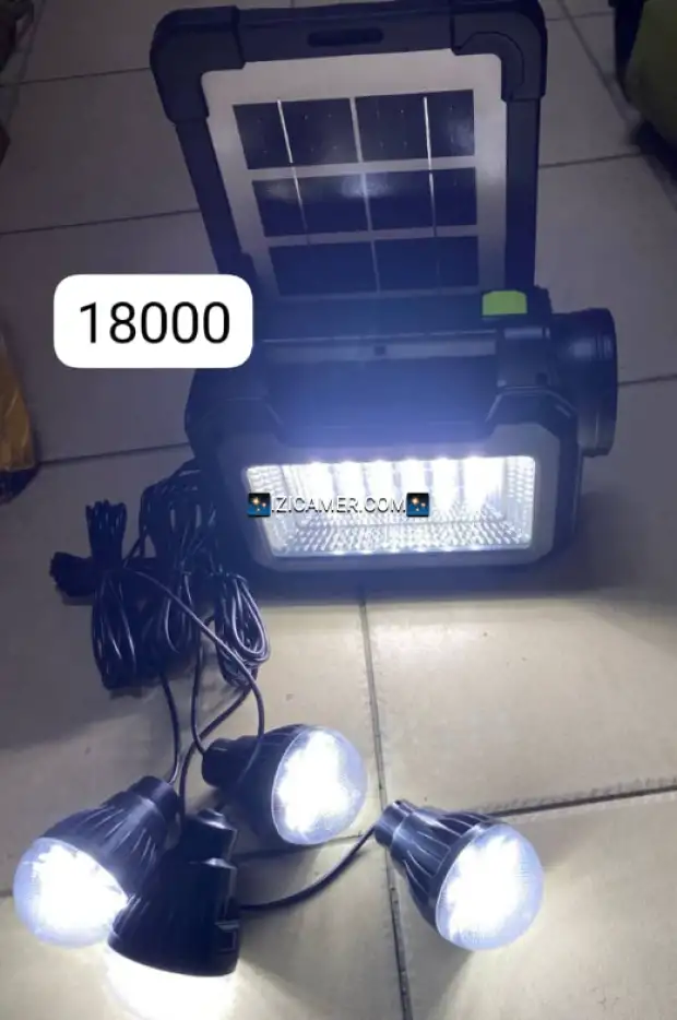 Lampes solaires avec plaque solaire