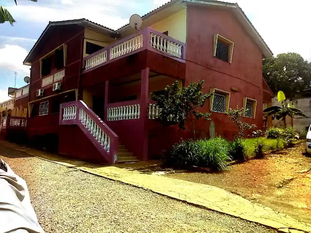 Duplex meublé disponible à l'entrée de la ville de Yaoundé (ahala pharmacam)