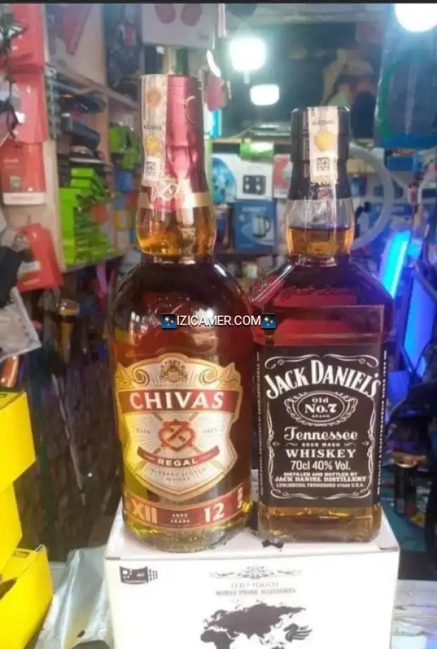 Jack Daniels et chivas 12ans dans carton 15000 la bouteille