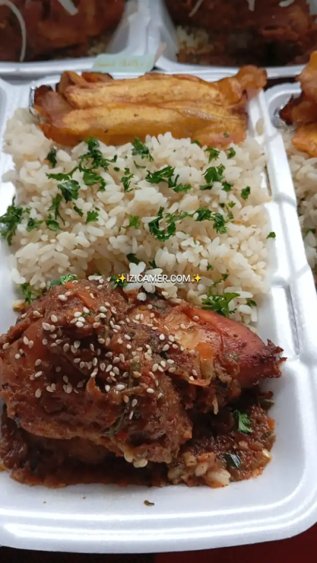 Le Poulet rôti le plus délicieux de Douala vous fera craquer. Accompagner de ses complices riz ... | IZICAMER