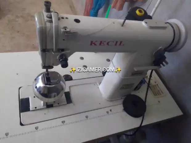 Machine à confectionner des perruques de marque KECIL en très bon état en vente | IZICAMER